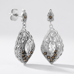 SURGICAL STEEL GRADE 316L JEWELED EAR STUDS PAIR